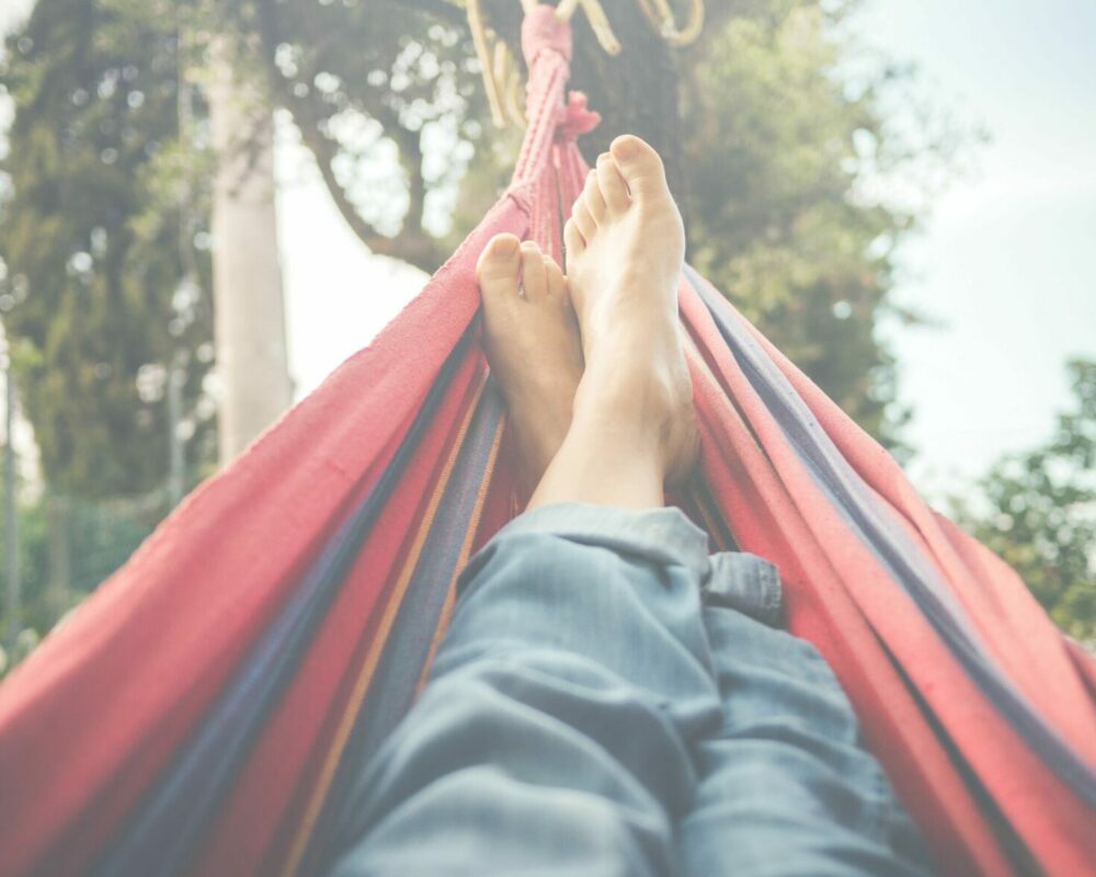 hammock- visible feet